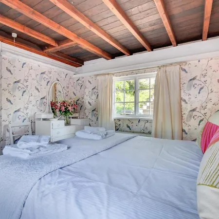 1 Bed In Whitby Oc-wa031 *